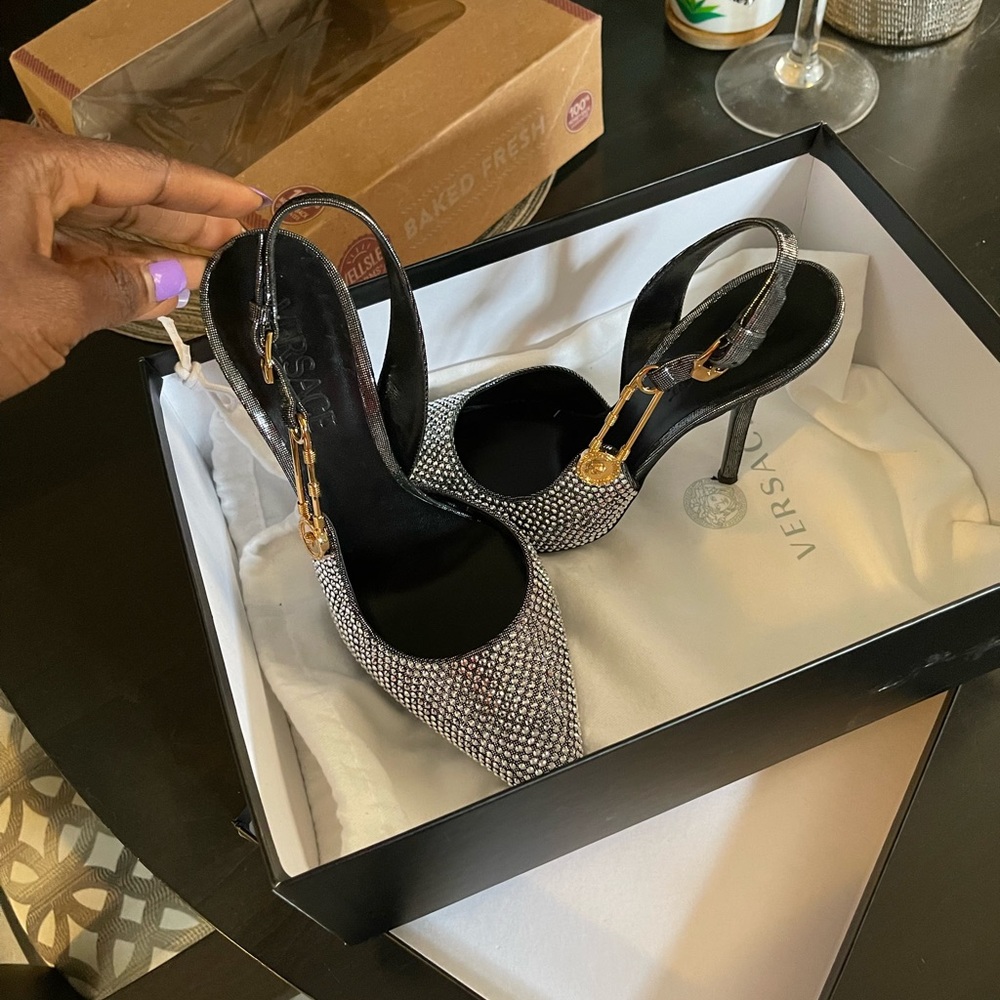 Versace shoe - Picture 4 of 6